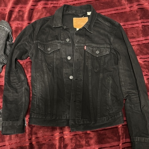 BUNDLE of 3 Levis denim jackets - Picture 2 of 4